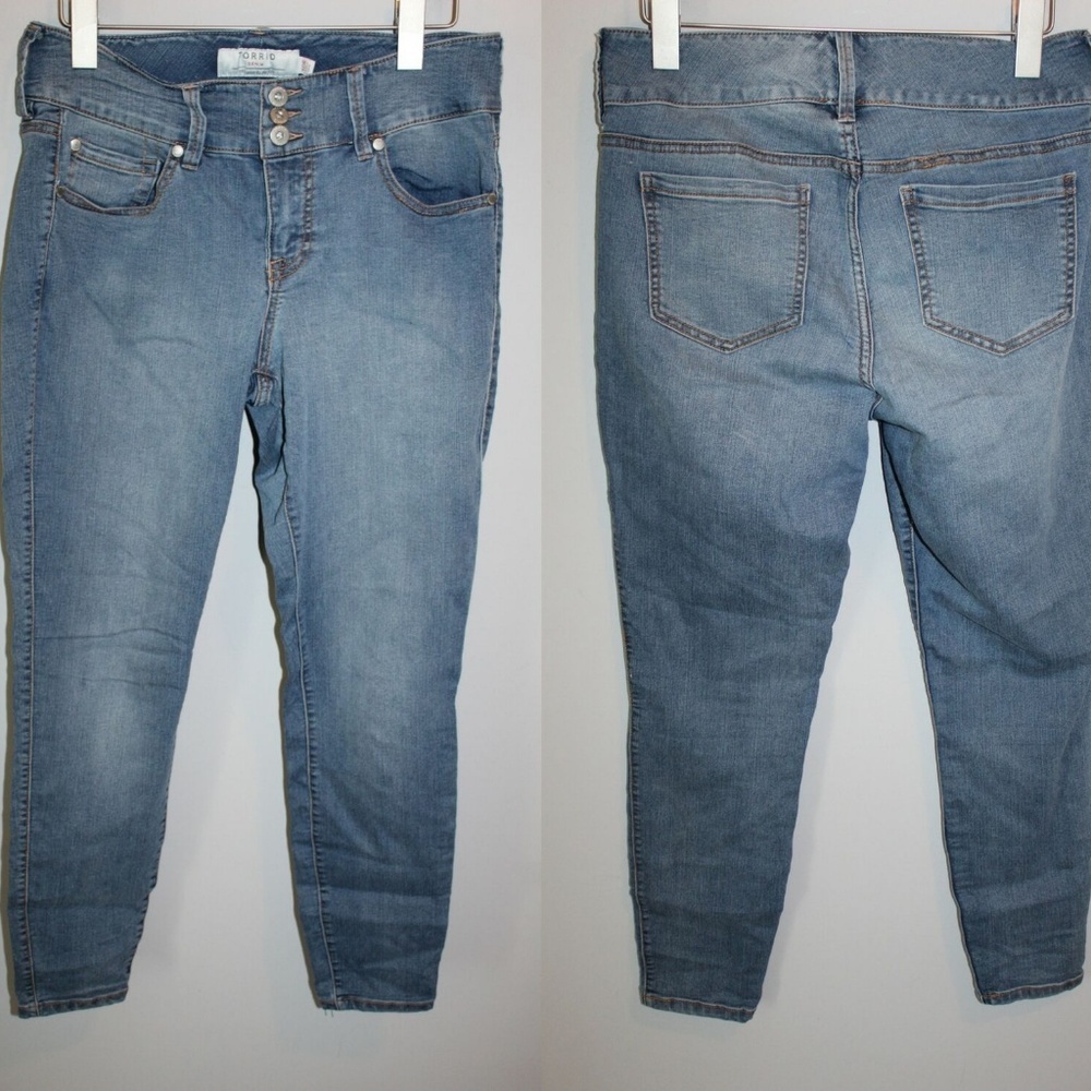 Torrid Jegging Jeans Light Wash HW7091 - Picture 2 of 5